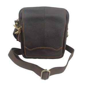 Dark brown grain leather man bag with front clip